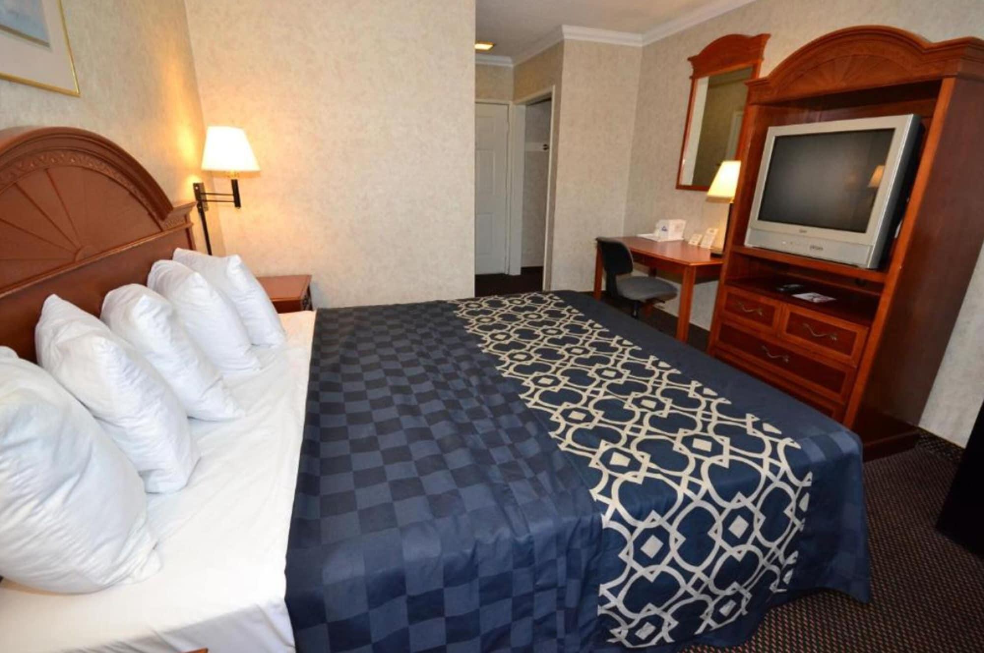 Days Inn By Wyndham Los Angeles Lax/Venicebch/Marina Delray Ингълуд Екстериор снимка