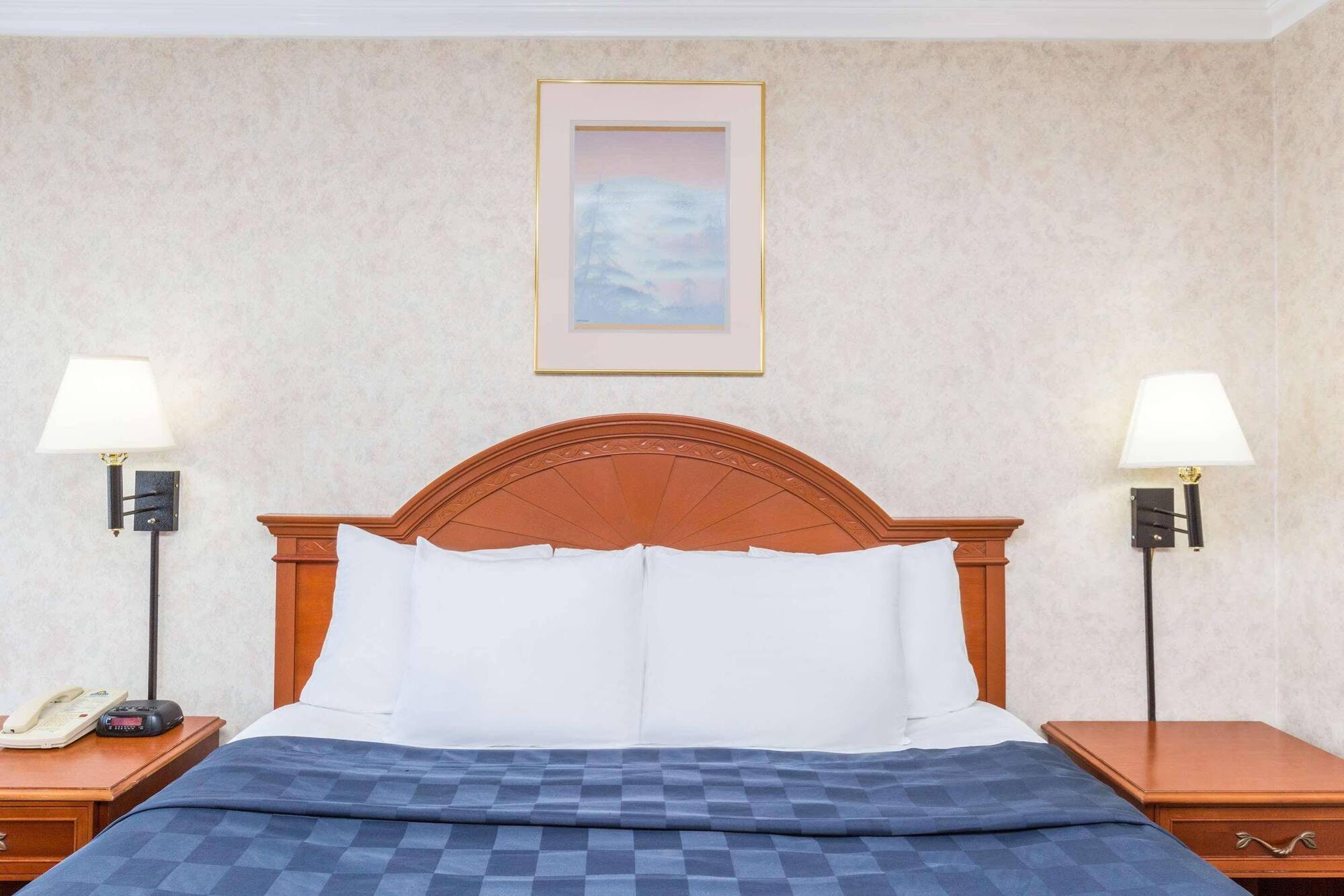 Days Inn By Wyndham Los Angeles Lax/Venicebch/Marina Delray Ингълуд Екстериор снимка